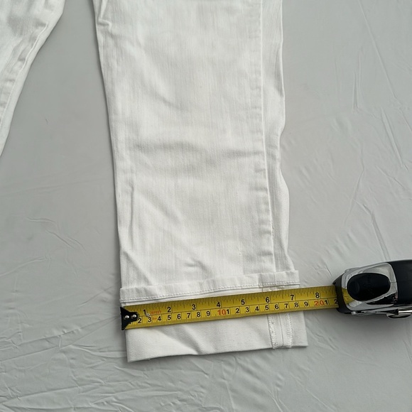 Not Your Daughter’s Jeans NYDJ Dayla cuffed capri white jeans - Picture 13 of 14